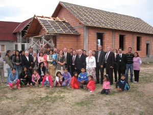 Krasznai Roma Imaház pirosban